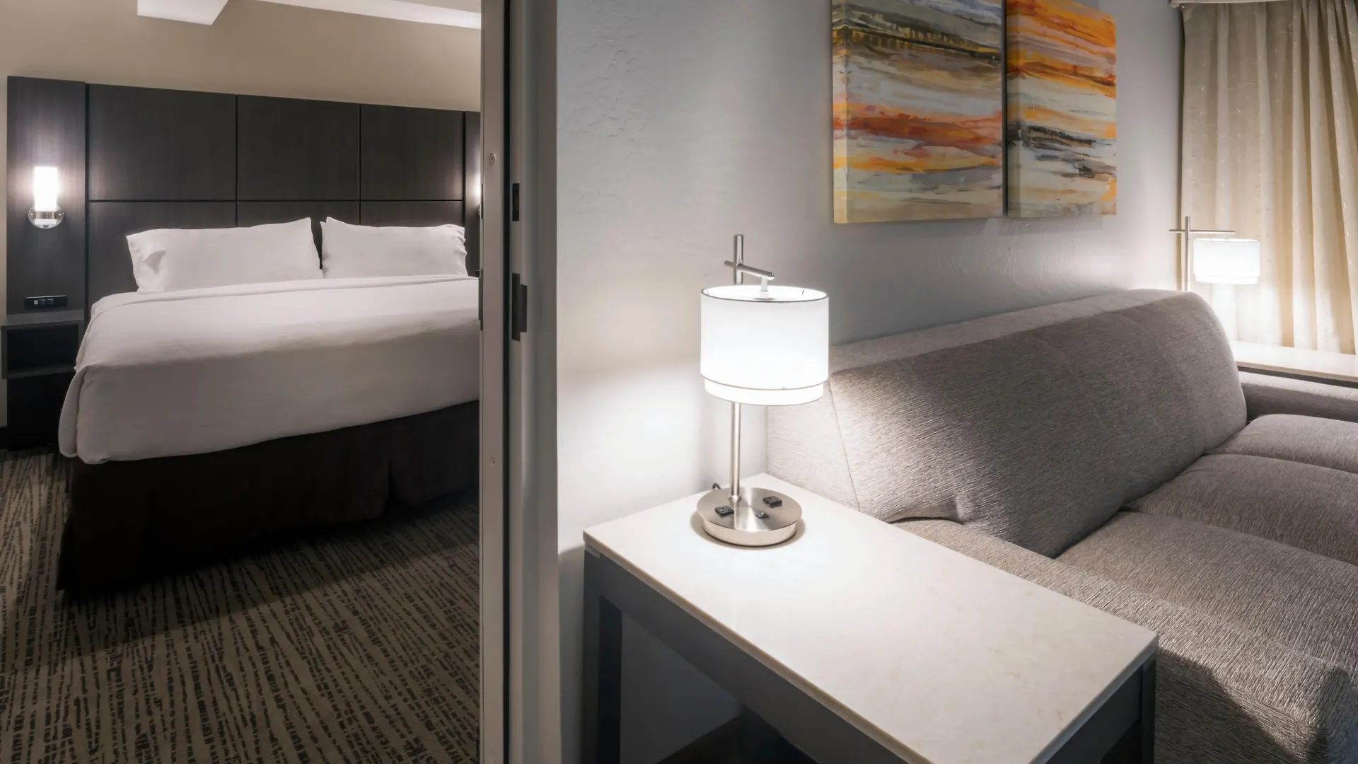 Holiday Inn And Suites Phoenix Airport North By Ihg 3*,