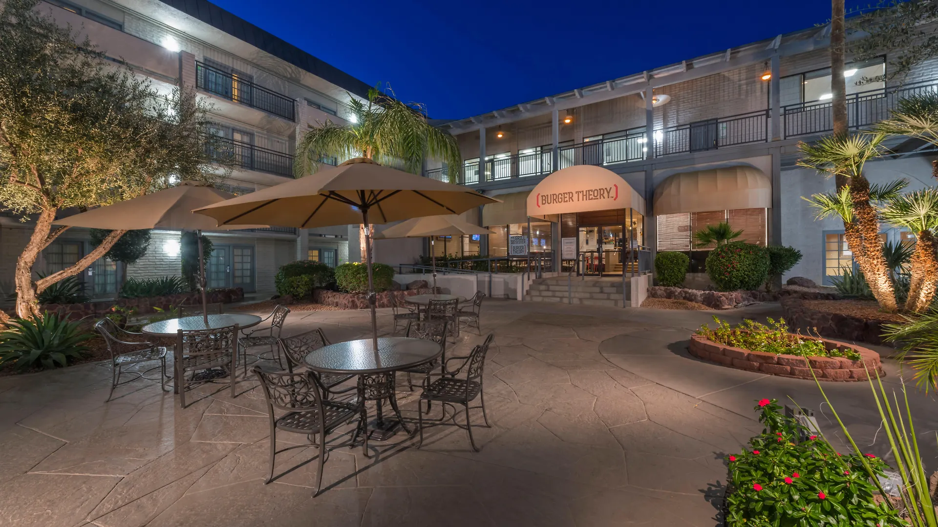 Holiday Inn And Suites Phoenix Airport North By Ihg Hotel
