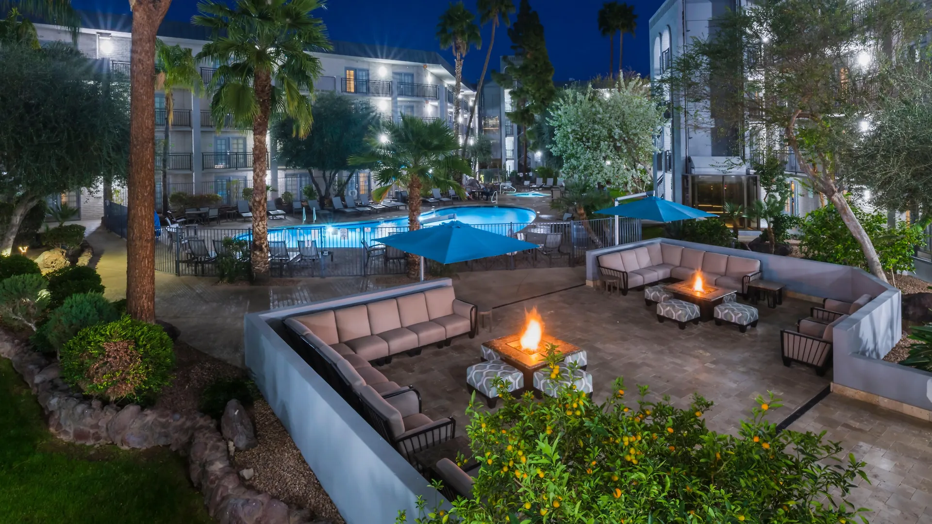 Holiday Inn And Suites Phoenix Airport North By Ihg Hotel