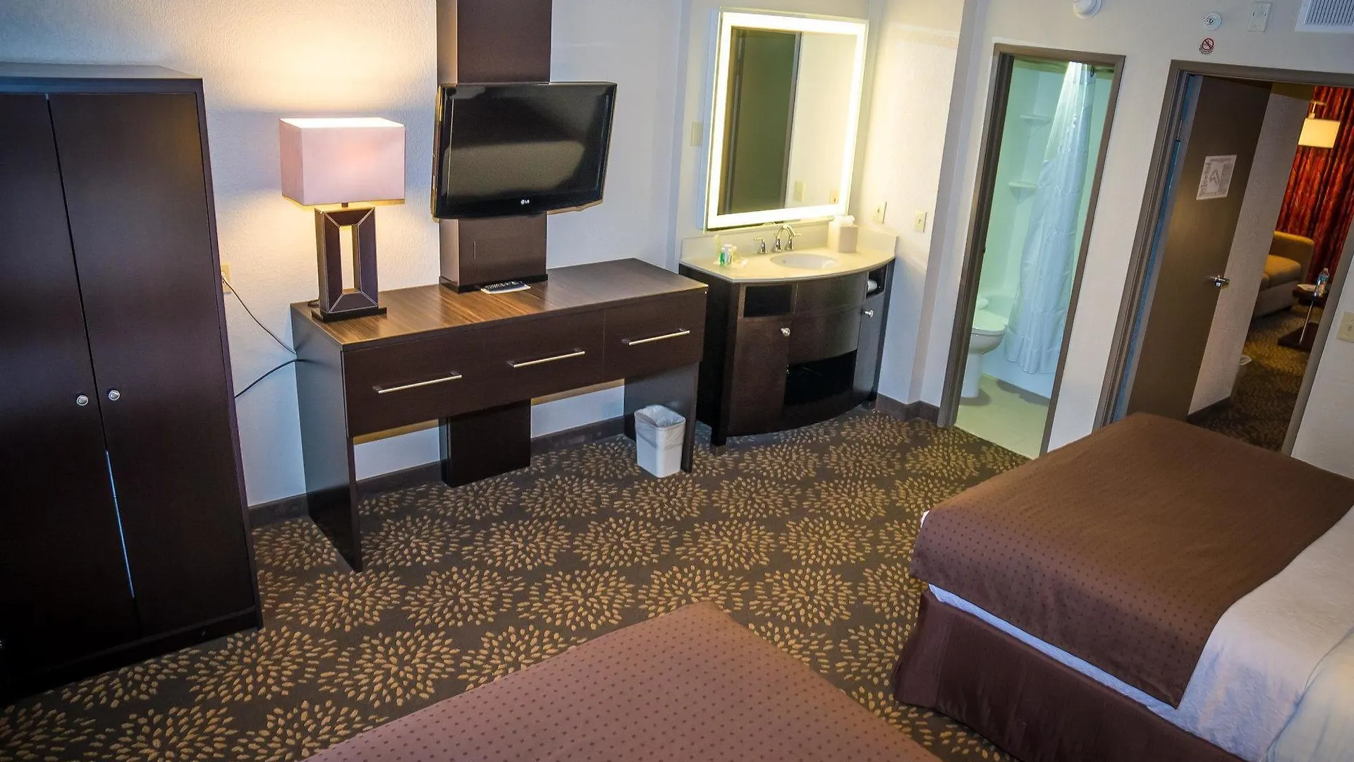 Hotel Holiday Inn And Suites Phoenix Airport North By Ihg