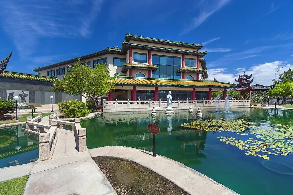 Hotel Holiday Inn And Suites Phoenix Airport North By Ihg