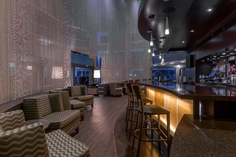 Holiday Inn And Suites Phoenix Airport North By Ihg Hotel