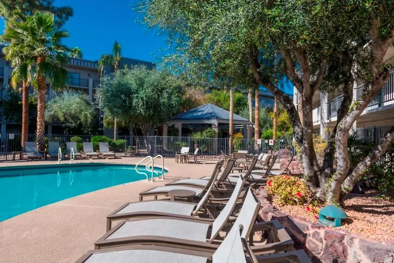 Holiday Inn And Suites Phoenix Airport North By Ihg 3*,