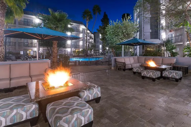 Holiday Inn And Suites Phoenix Airport North By Ihg