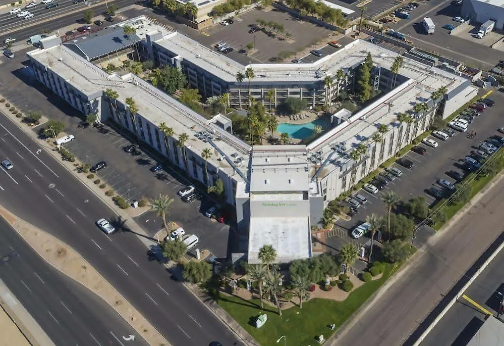 Hotel Holiday Inn And Suites Phoenix Airport North By Ihg